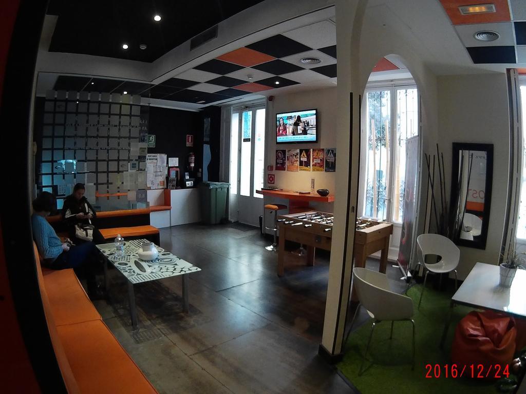 Hostels Meetingpoint Madri Exterior foto